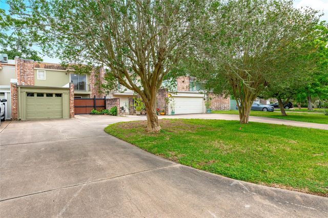 3 Dorado Drive, Friendswood, TX 77546