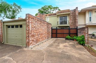 3 Dorado Drive, Friendswood, TX 77546