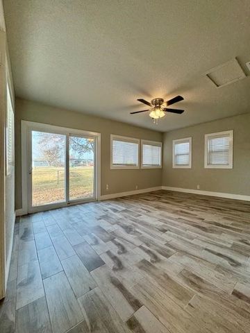 1105 Eubanks Street, Decatur, AR 72722