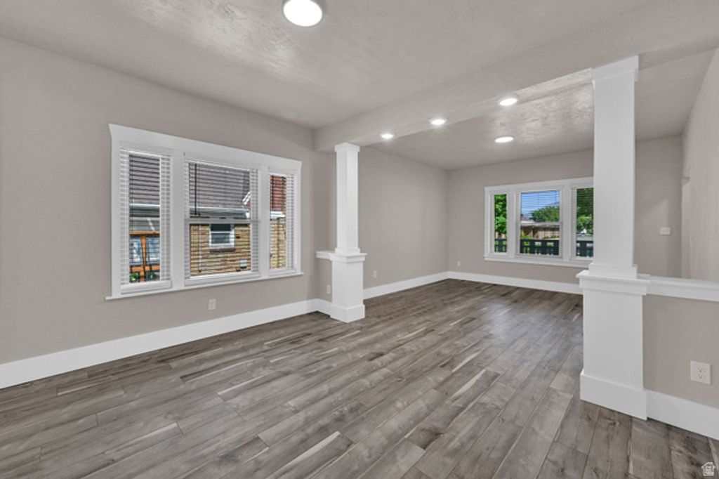 Image 12 of property listing at 1065 E 21 ST, Ogden, UT 84401
