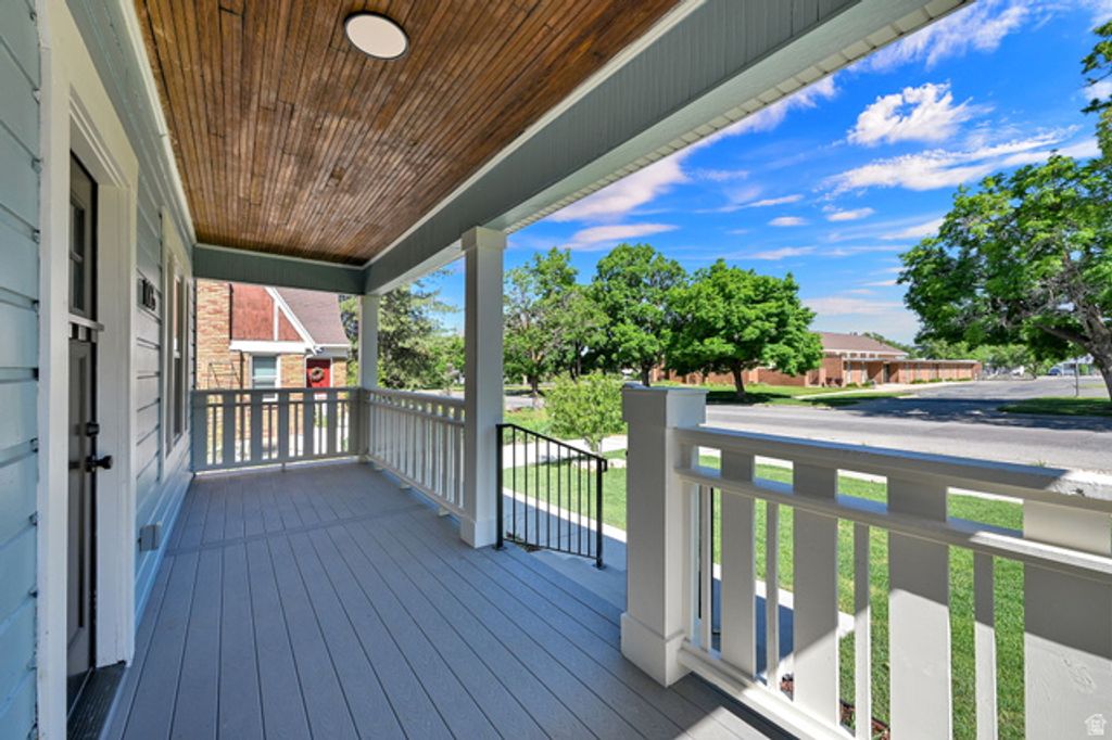 Image 6 of property listing at 1065 E 21 ST, Ogden, UT 84401