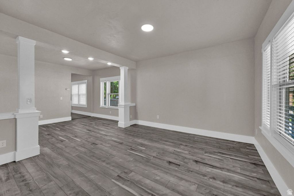 Image 7 of property listing at 1065 E 21 ST, Ogden, UT 84401