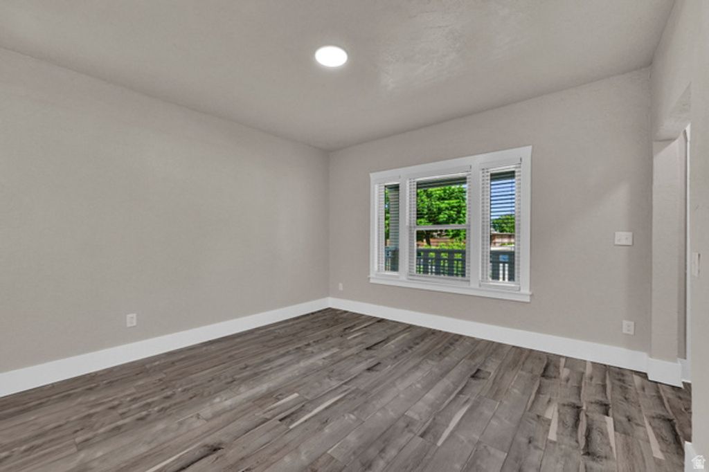 Image 10 of property listing at 1065 E 21 ST, Ogden, UT 84401