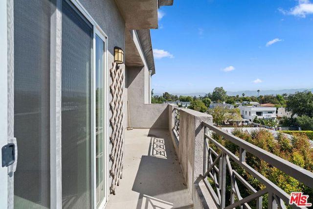 4424 Whitsett Avenue 303, Studio City, CA 91604