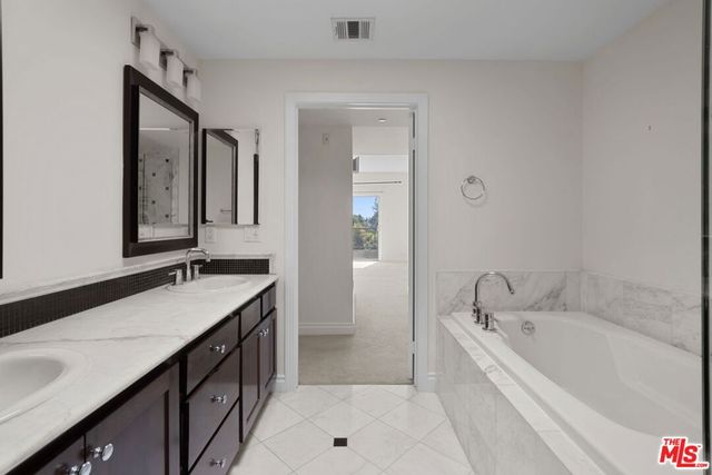 4424 Whitsett Avenue 303, Studio City, CA 91604