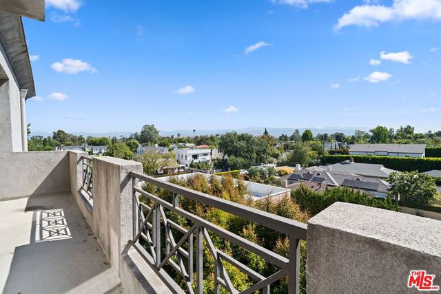 4424 Whitsett Avenue 303, Studio City, CA 91604