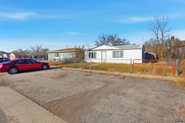 406 E ADAMS, Rapid City, SD 57701