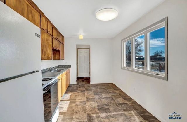 406 E ADAMS, Rapid City, SD 57701