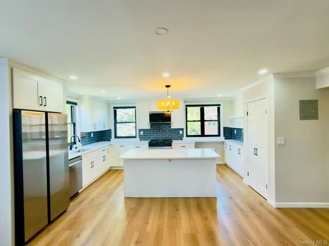 246-46 57th Drive upper, Douglaston, NY 11362