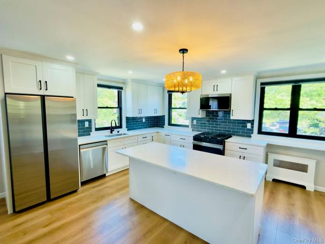 246-46 57th Drive upper, Douglaston, NY 11362