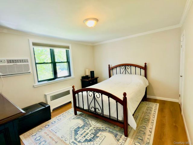 246-46 57th Drive upper, Douglaston, NY 11362