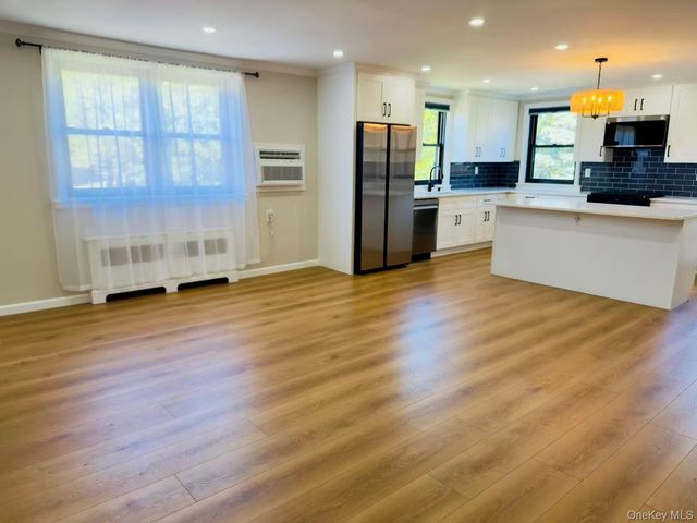 246-46 57th Drive upper, Douglaston, NY 11362