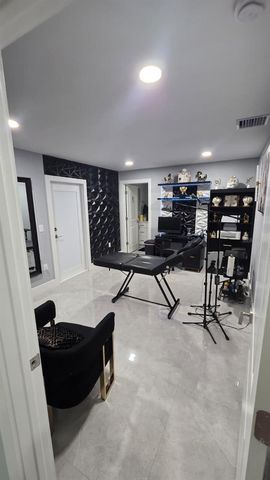 131 PUFFIN COURT, Royal Palm Beach, FL 33411