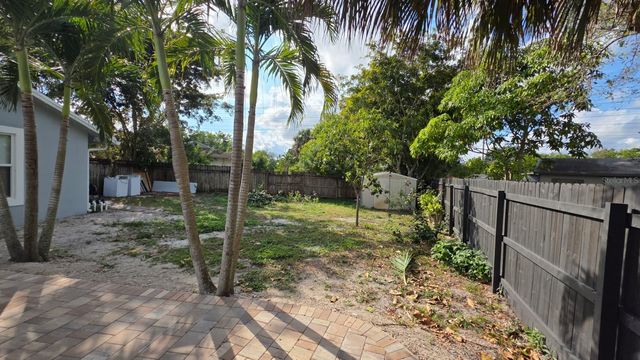 131 PUFFIN COURT, Royal Palm Beach, FL 33411