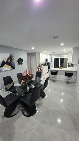 131 PUFFIN COURT, Royal Palm Beach, FL 33411