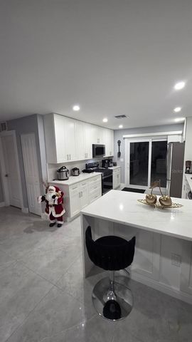 131 PUFFIN COURT, Royal Palm Beach, FL 33411