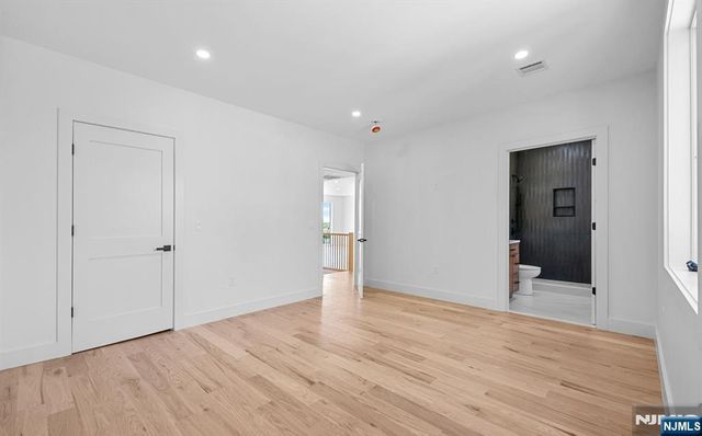 853 Pleasantview Terrace 2, Ridgefield, NJ 07657