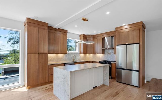 853 Pleasantview Terrace 2, Ridgefield, NJ 07657