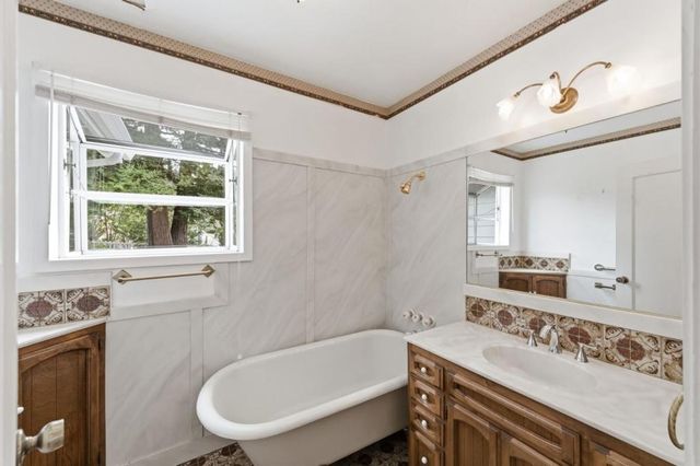 21 Cobblestone Lane, San Carlos, CA 94070