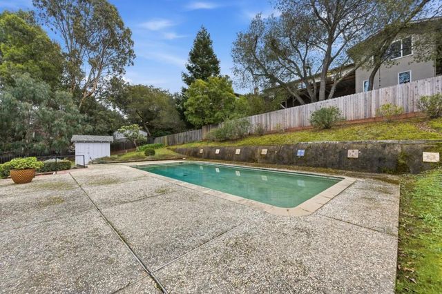 21 Cobblestone Lane, San Carlos, CA 94070