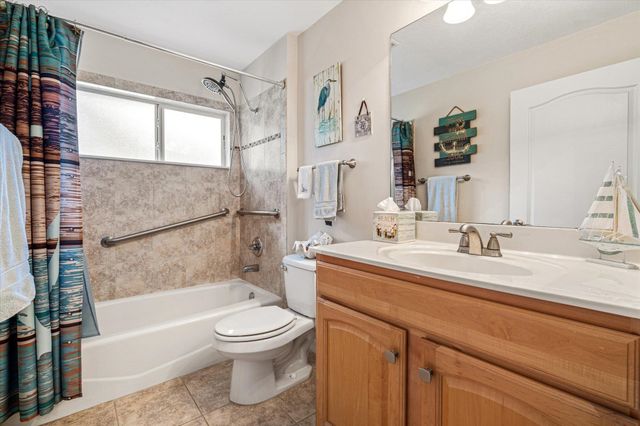 937 Mirror Lake Dr, St Augustine, FL 32086