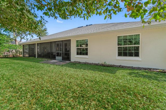 937 Mirror Lake Dr, St Augustine, FL 32086