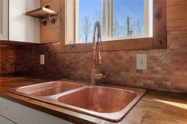 3369 CR 608, Berryville, AR 72616