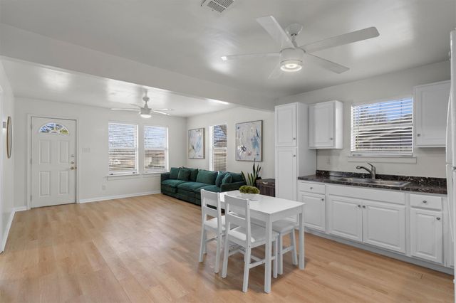 121 Jackson ST, Elgin, TX 78621