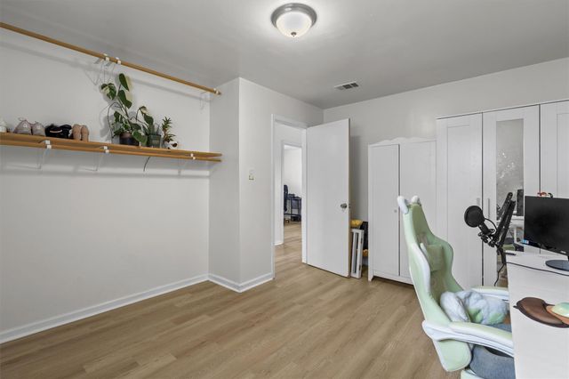 121 Jackson ST, Elgin, TX 78621