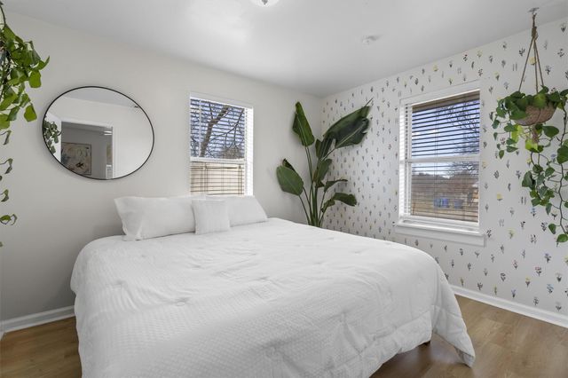 121 Jackson ST, Elgin, TX 78621