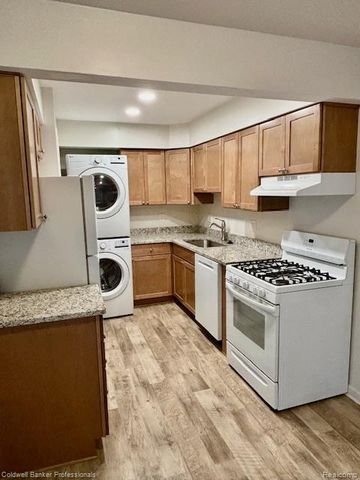 41203 S Woodbury Green Drive, Van Buren, MI 48111