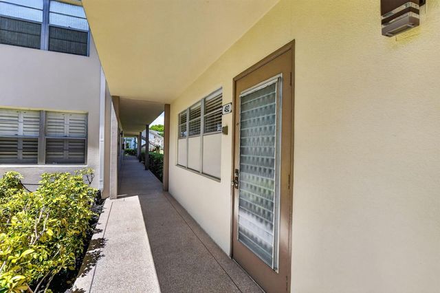492 W Tilford, Deerfield Beach, FL 33442