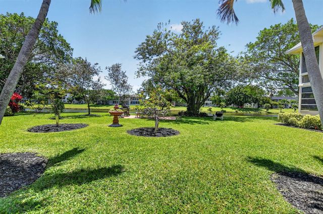 492 W Tilford, Deerfield Beach, FL 33442