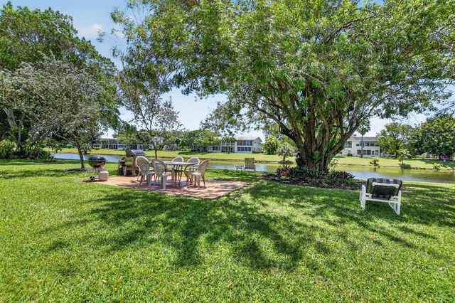492 W Tilford, Deerfield Beach, FL 33442