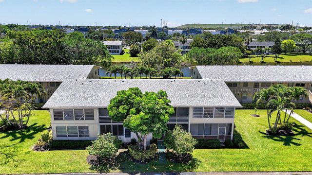 492 W Tilford, Deerfield Beach, FL 33442
