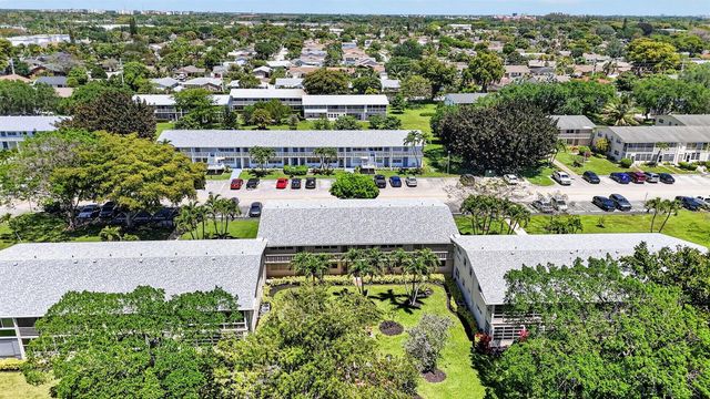 492 W Tilford, Deerfield Beach, FL 33442