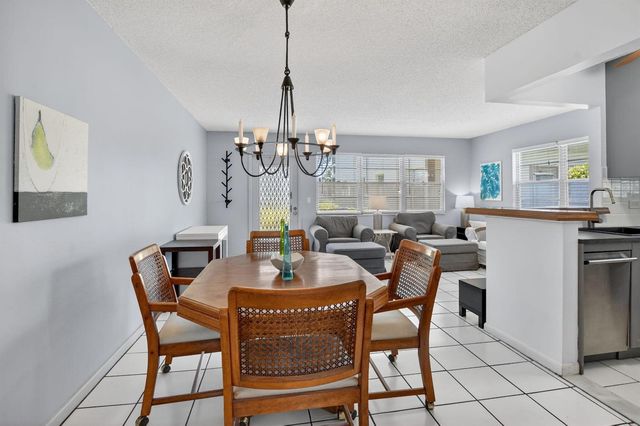 492 W Tilford, Deerfield Beach, FL 33442