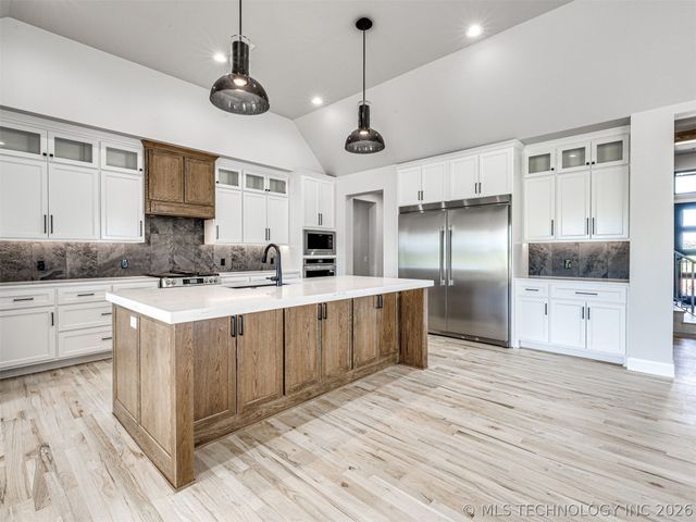 3228 E 169th Street S, Bixby, OK 74008