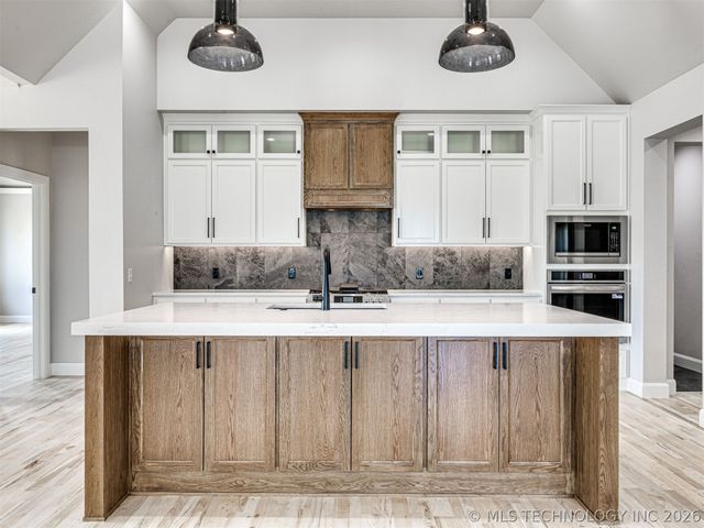 3228 E 169th Street S, Bixby, OK 74008