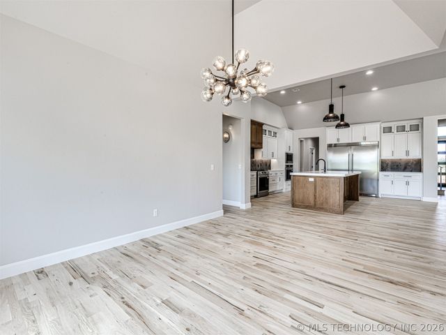 3228 E 169th Street S, Bixby, OK 74008