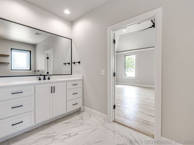 3228 E 169th Street S, Bixby, OK 74008