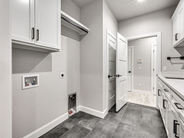 3228 E 169th Street S, Bixby, OK 74008