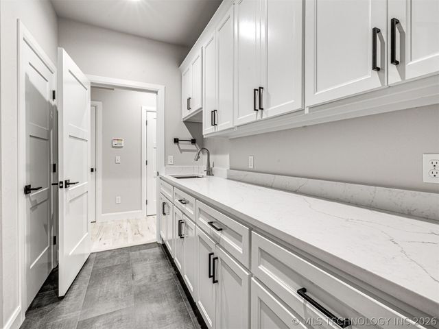 3228 E 169th Street S, Bixby, OK 74008