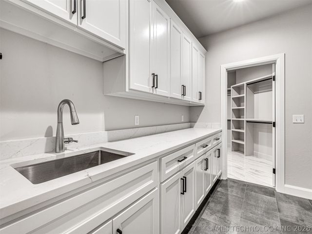 3228 E 169th Street S, Bixby, OK 74008