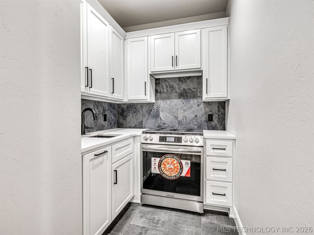 3228 E 169th Street S, Bixby, OK 74008