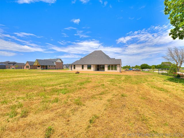 3228 E 169th Street S, Bixby, OK 74008