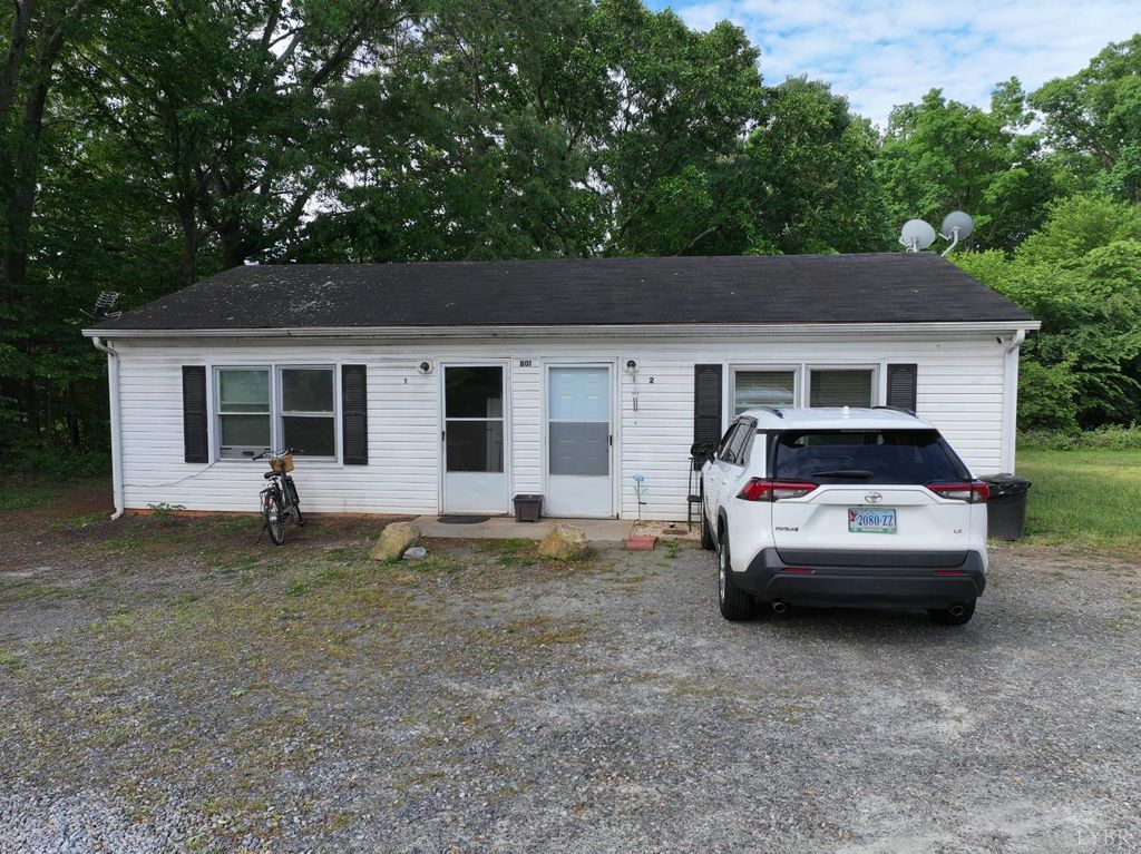 801 Henry Street, Gretna, VA 24557