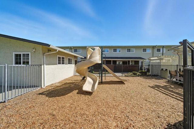 700 Fargo Avenue 12, San Leandro, CA 94579