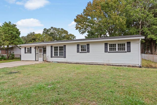 123 SW Robinwood Drive, Fort Walton Beach, FL 32548