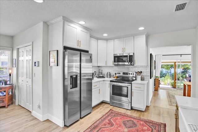 4009 N MUNRO STREET, Tampa, FL 33603